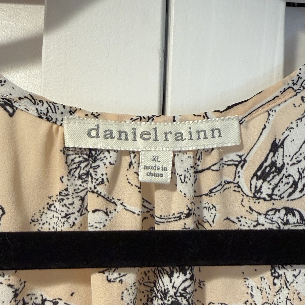 Daniel Rainn Cream Floral Tie-Neck Blouse - Picture 3 of 16